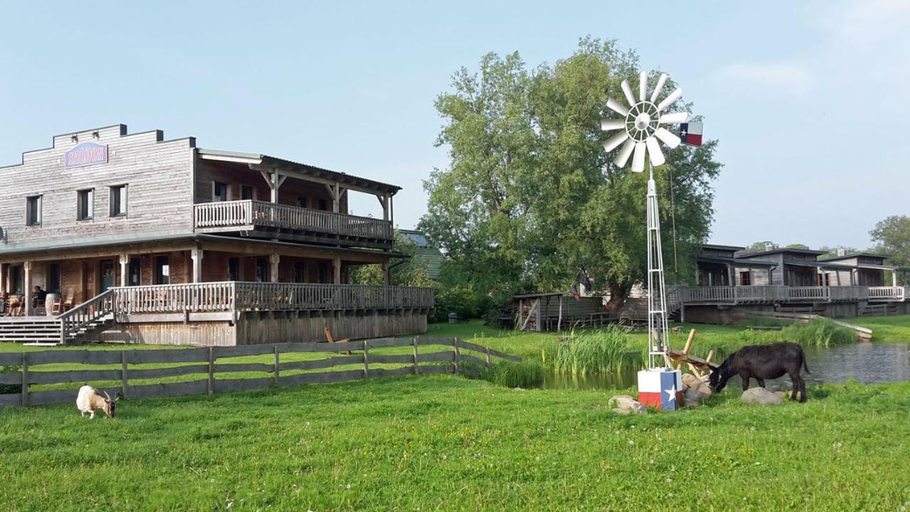 Horse Lake Ranch Neuendorf  Luaran gambar