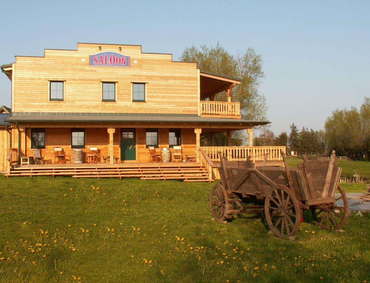 Horse Lake Ranch Neuendorf  Luaran gambar